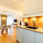 Guestready - Golden Elegance In Le Marais