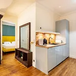 Guestready - Golden Elegance In Le Marais