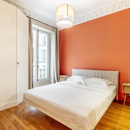 Guestready - Golden Elegance In Le Marais Apartment *